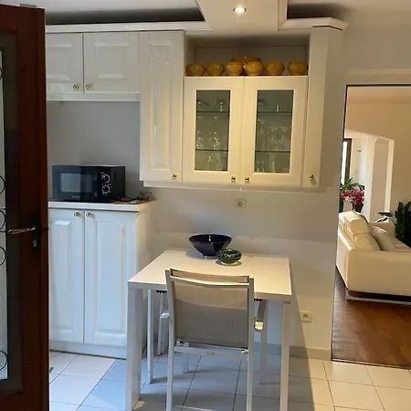 Superbe Logement Familiale, 4 Chambres Et 4 Sdb