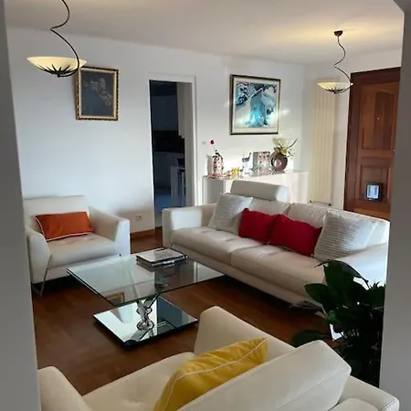 Superbe Logement Familiale, 4 Chambres Et 4 Sdb Apartment