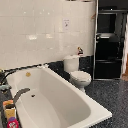Superbe Logement Familiale, 4 Chambres Et 4 Sdb Apartment