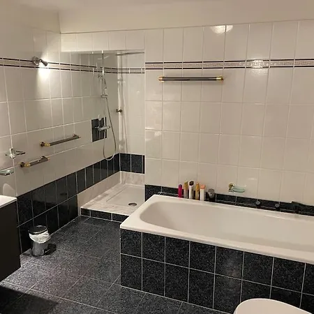 Apartment Superbe Logement Familiale, 4 Chambres Et 4 Sdb *